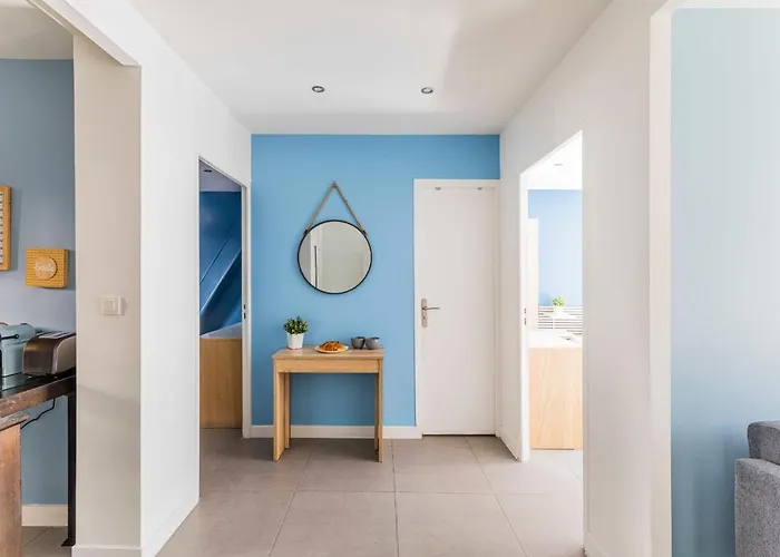 Charming - 2br-6p - Bastille